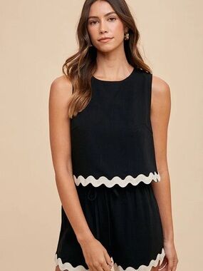 Black with White Scallop Trim Set